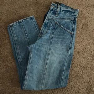 Abrecrombie mom jeans